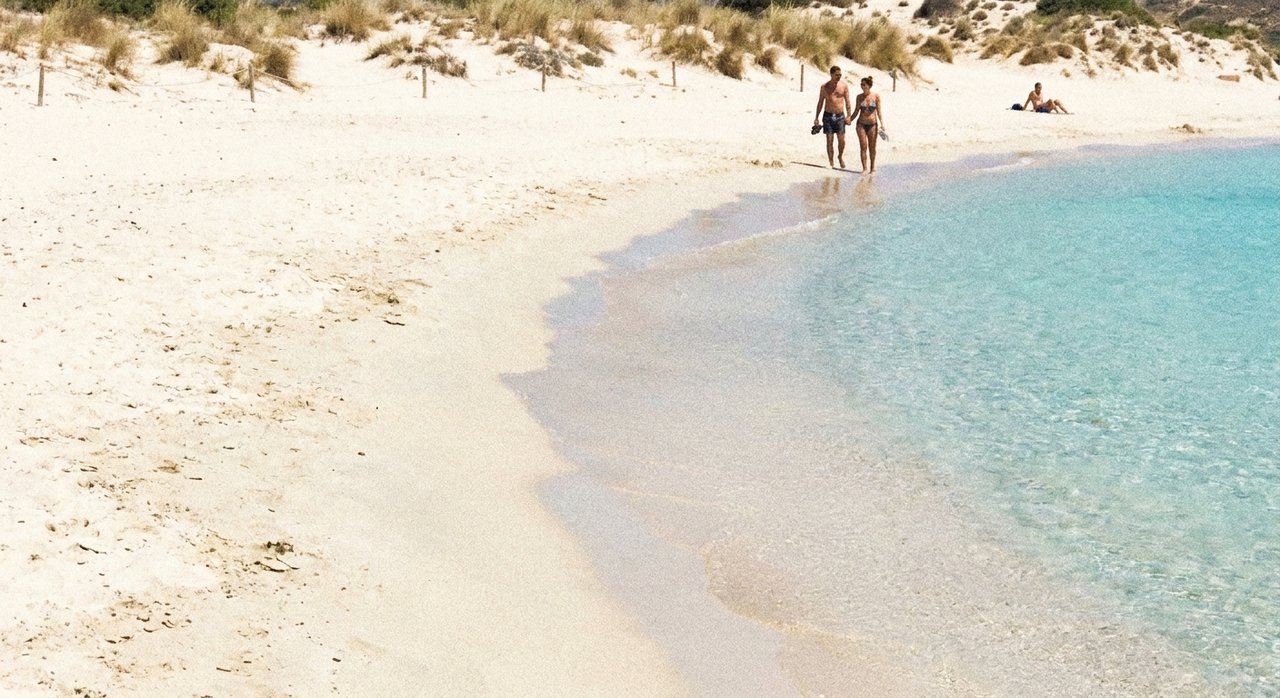 סימוס (Simos Beach)
