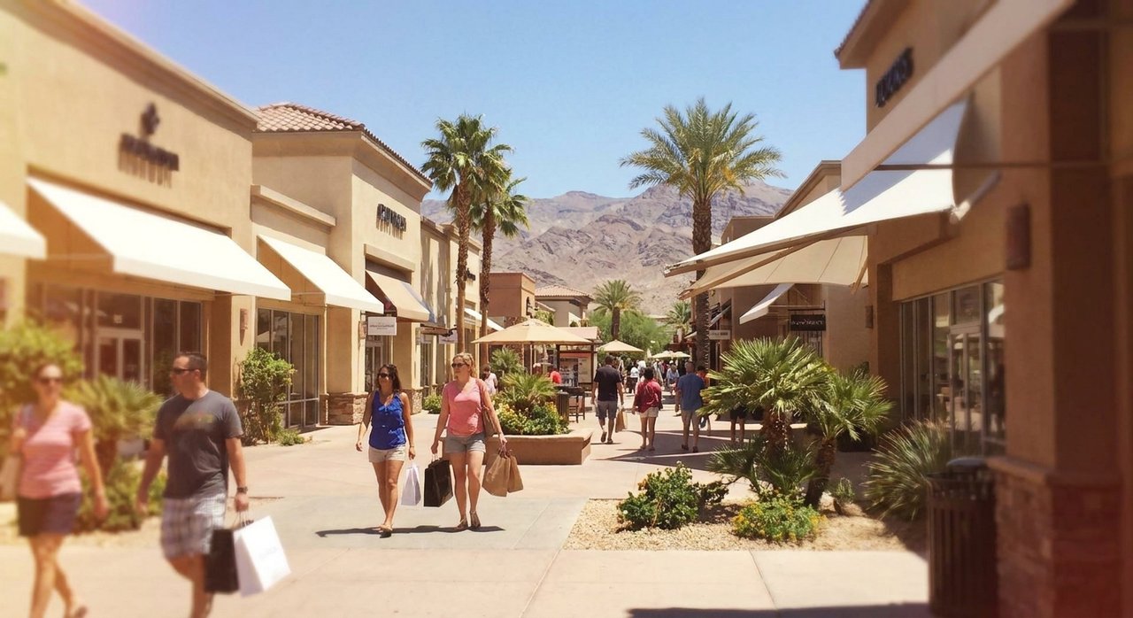 אאוטלטים בלאס וגאס — Premium Outlets North & South